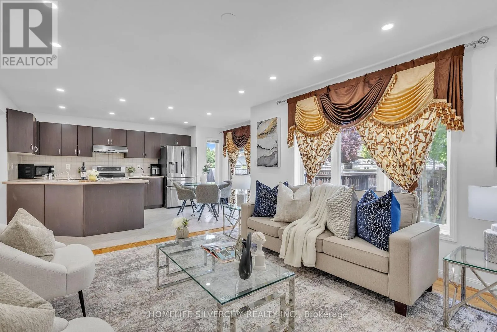 28 SILVERTHORNE DRIVE