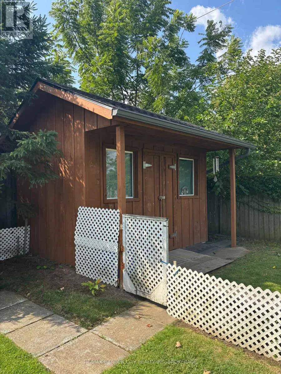 61 RODMAN STREET