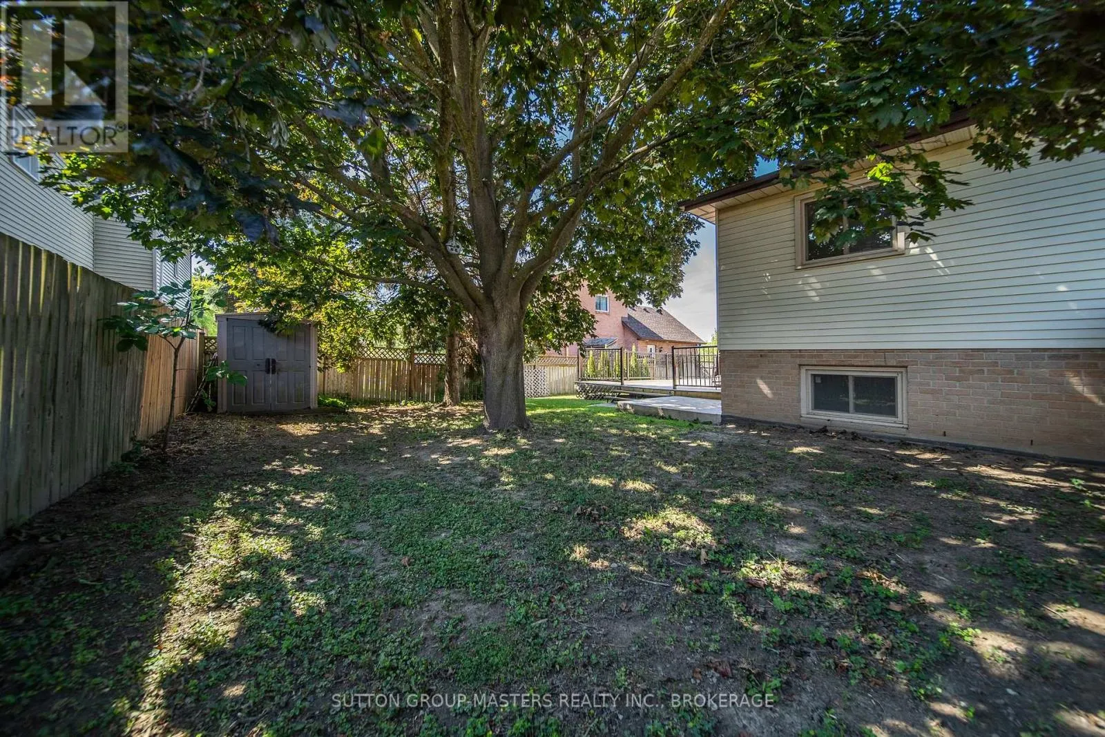 15 WINDFIELD CRESCENT