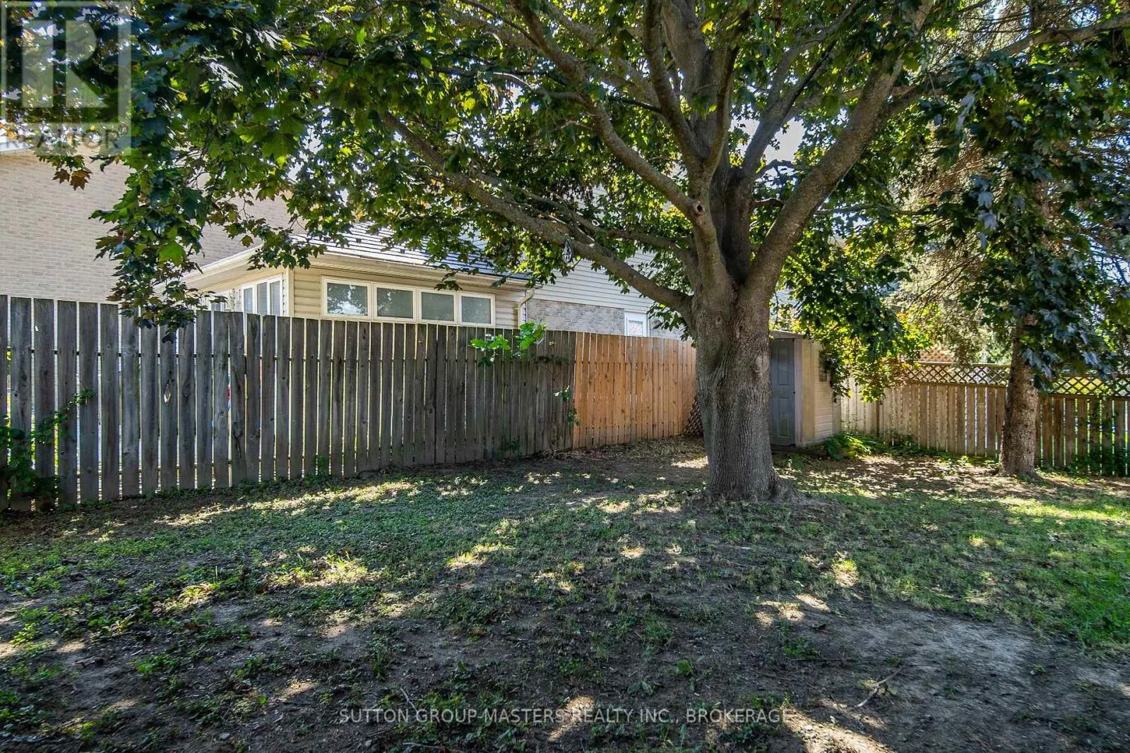 15 WINDFIELD CRESCENT