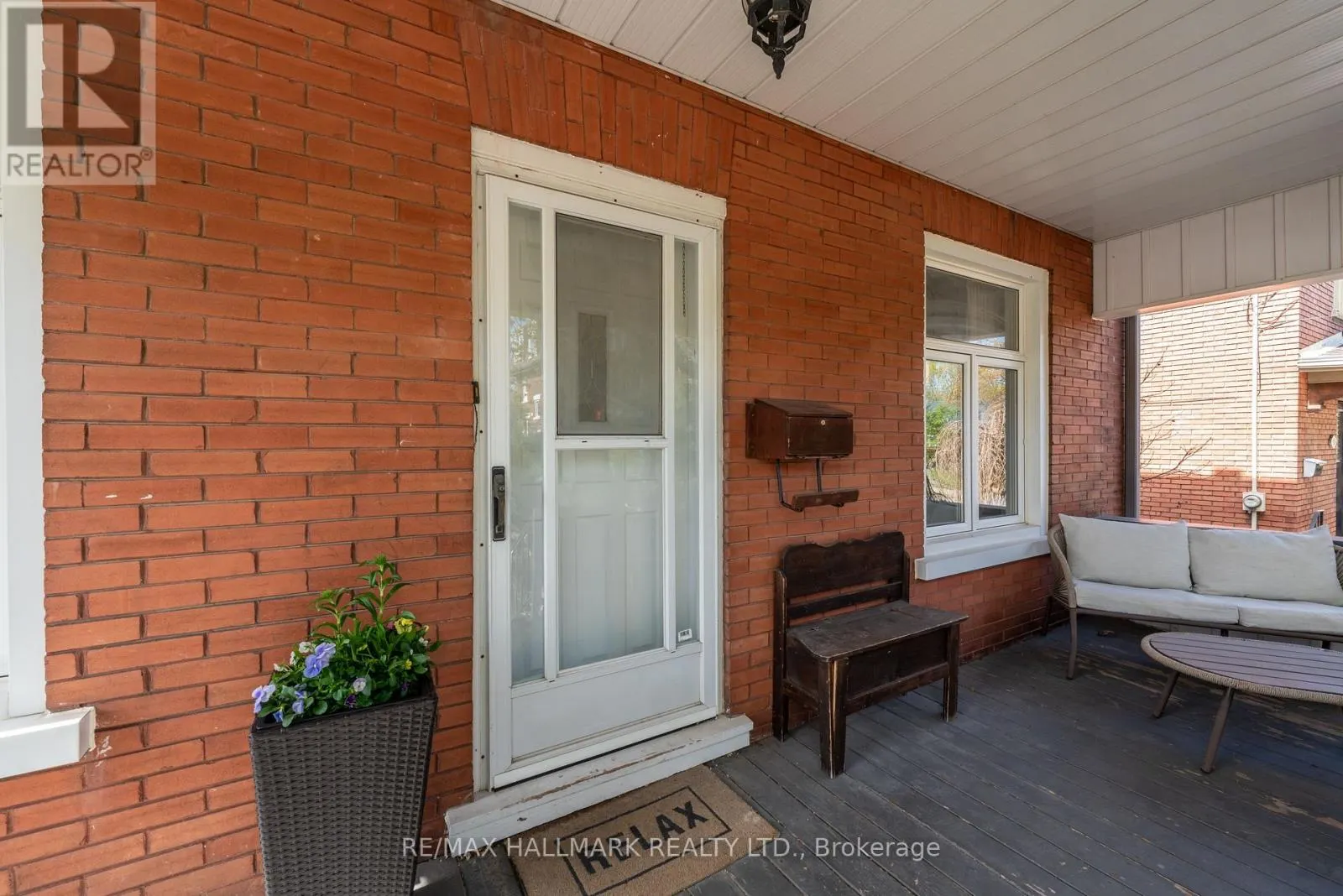 120 CAMERON STREET N