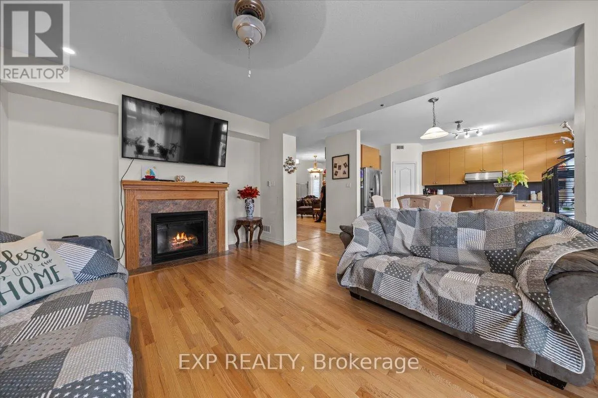 121 DAGLAN CRESCENT