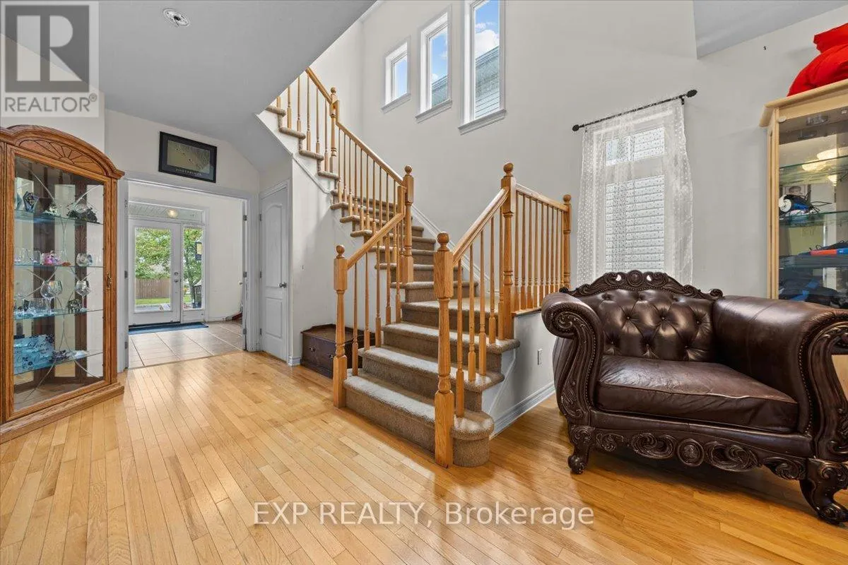 121 DAGLAN CRESCENT