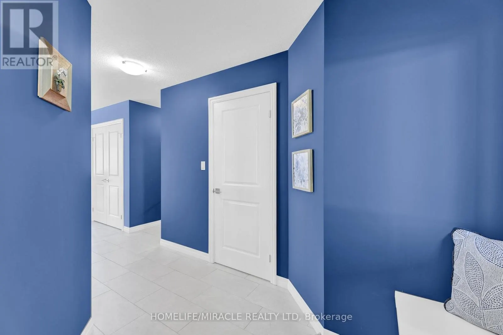 7 CURREN CRESCENT