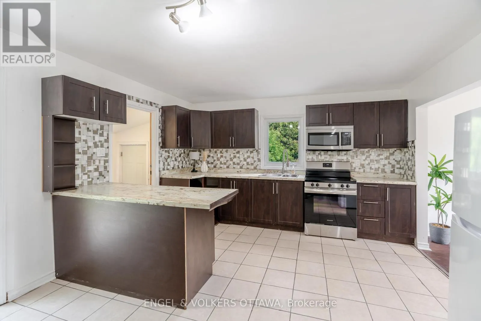 7321 SNAKE ISLAND ROAD