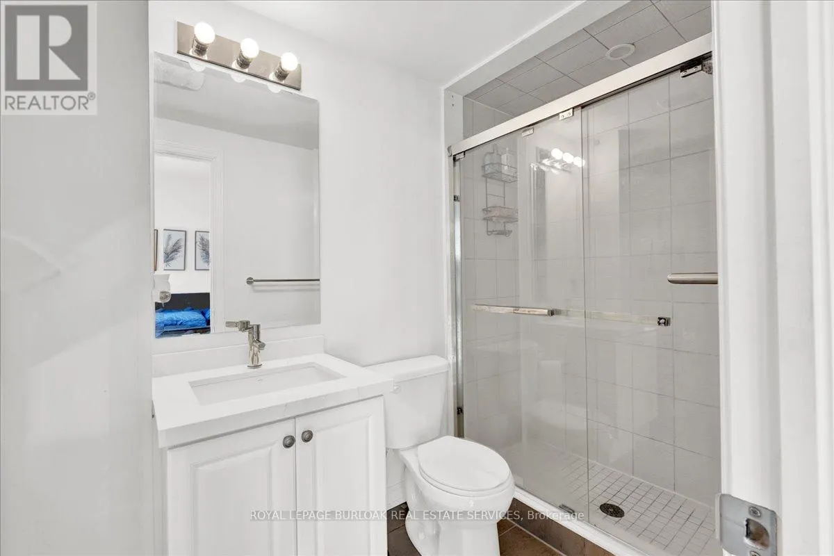 26 - 383 DUNDAS STREET E