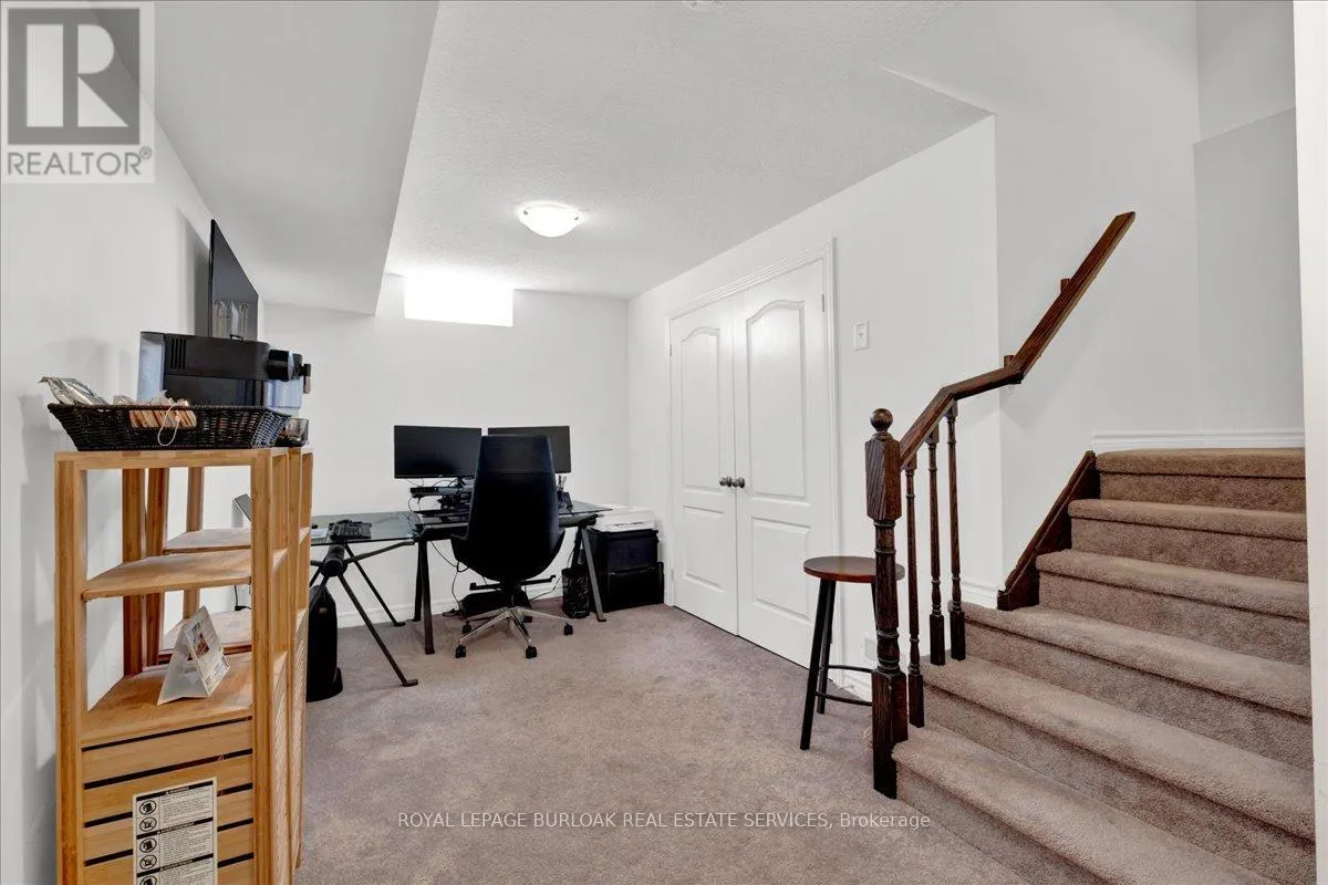 26 - 383 DUNDAS STREET E