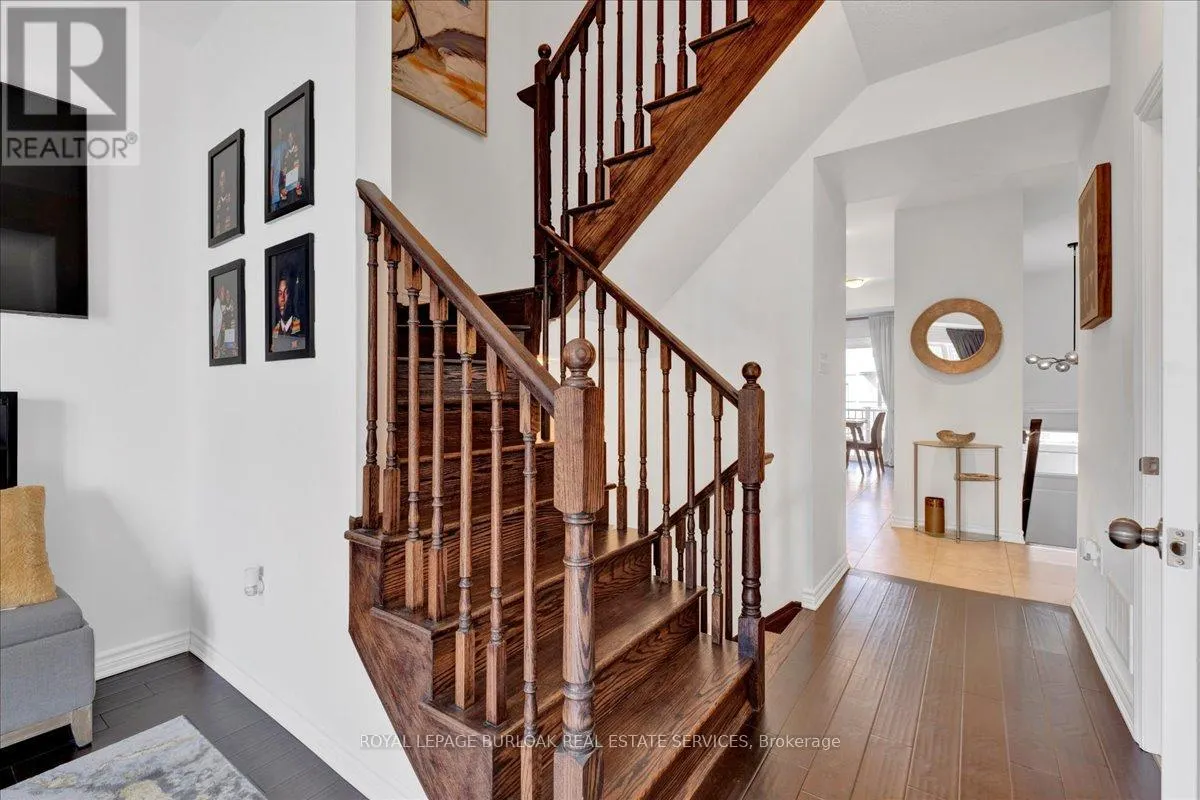 26 - 383 DUNDAS STREET E