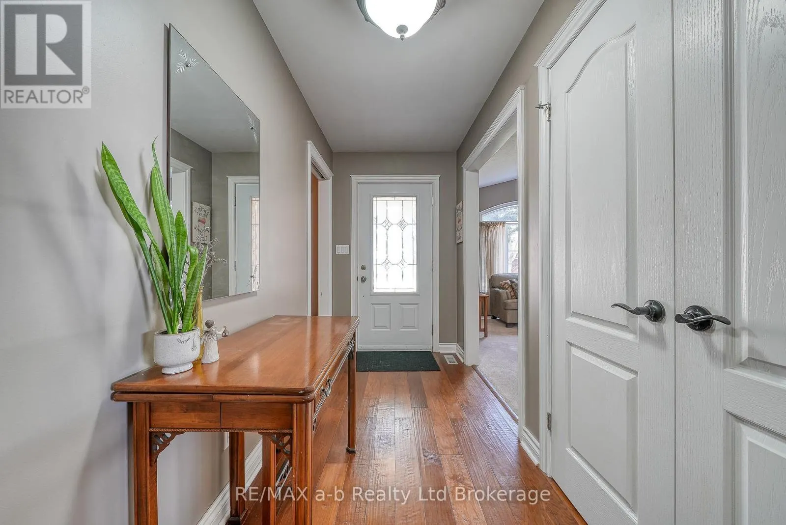 17 PALMER STREET W