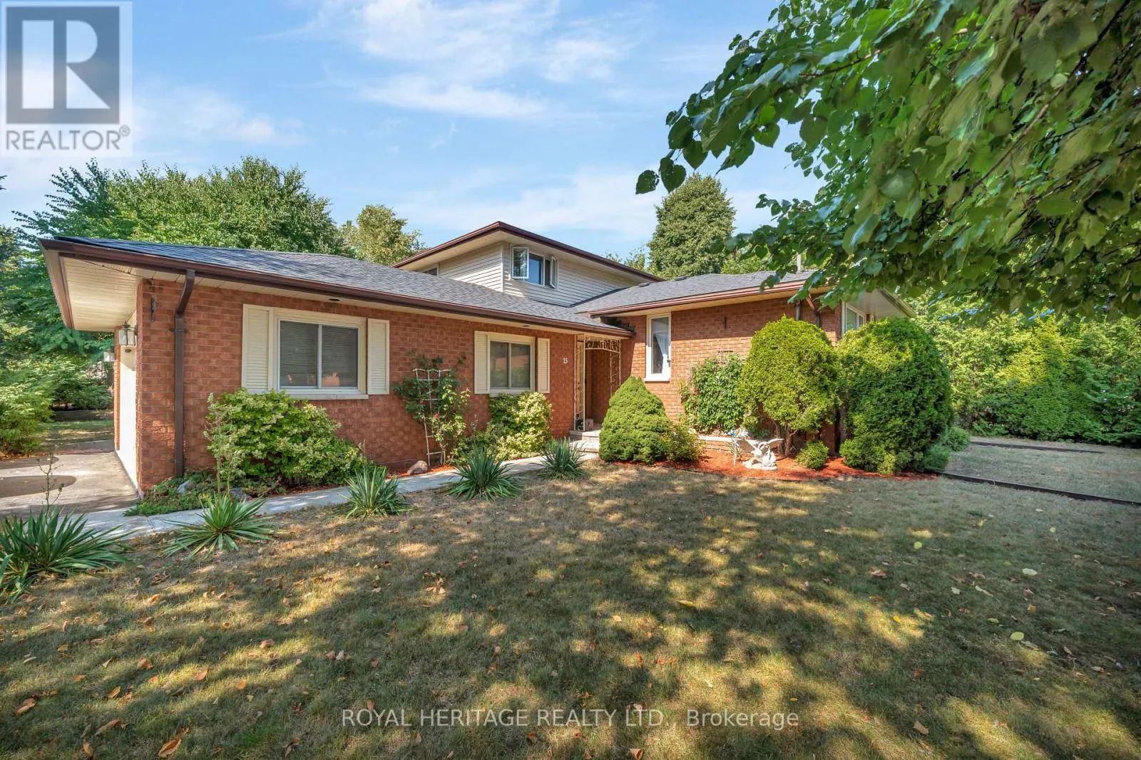 15 IROQUOIS AVENUE