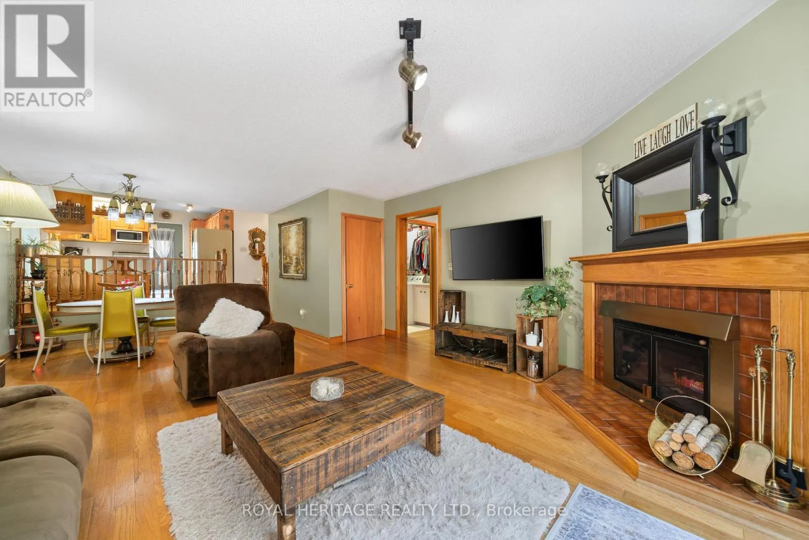 15 IROQUOIS AVENUE