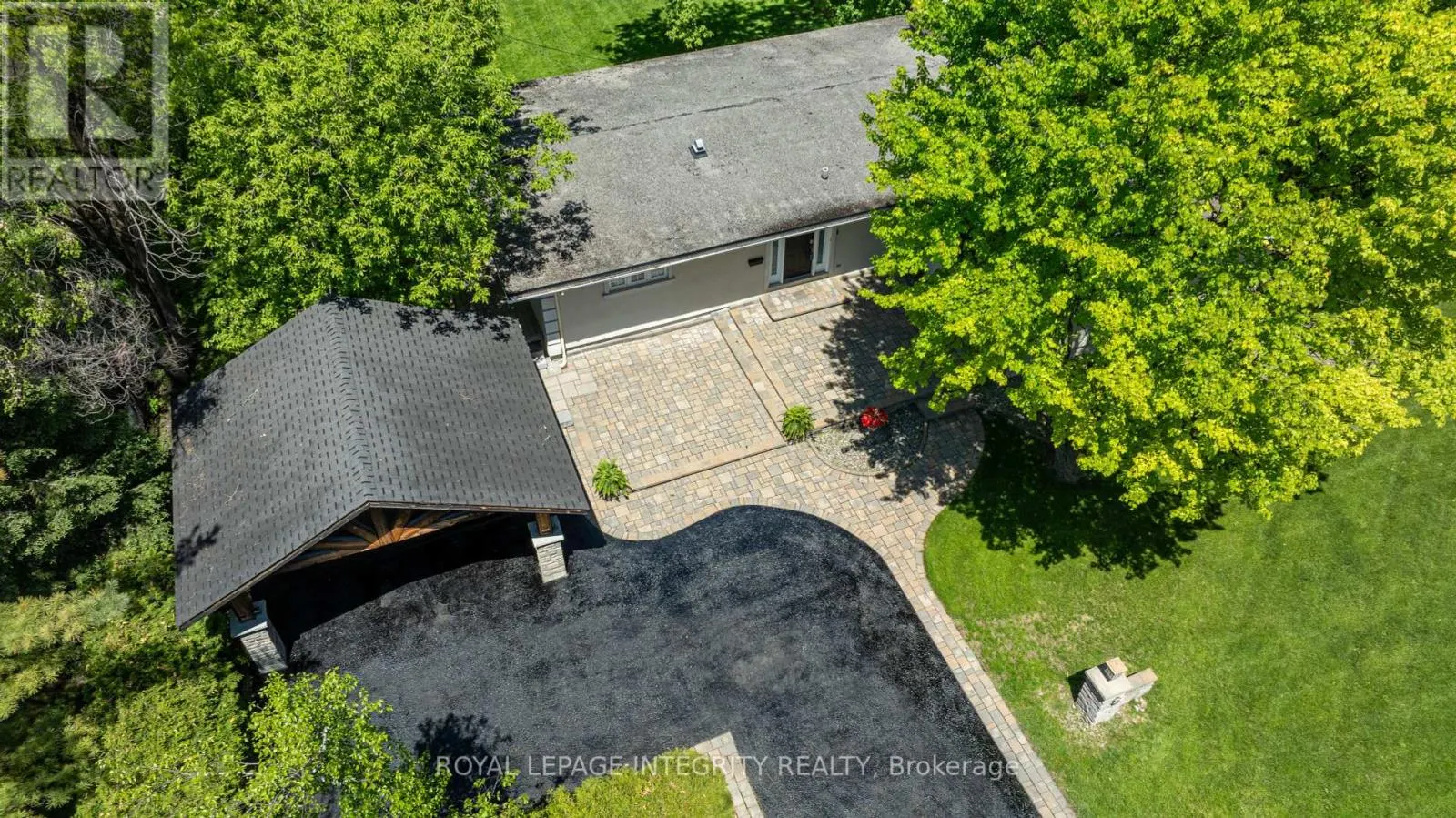 3 BRIARCLIFFE DRIVE