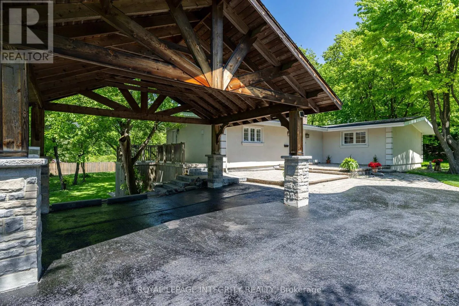3 BRIARCLIFFE DRIVE