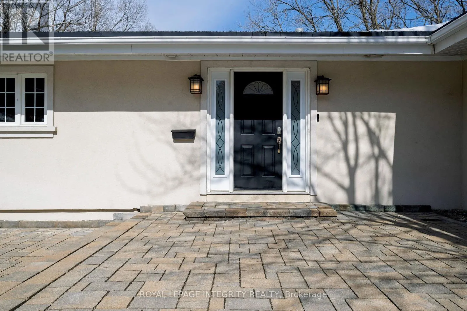 3 BRIARCLIFFE DRIVE