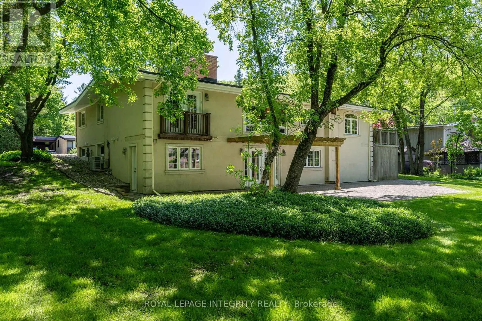 3 BRIARCLIFFE DRIVE