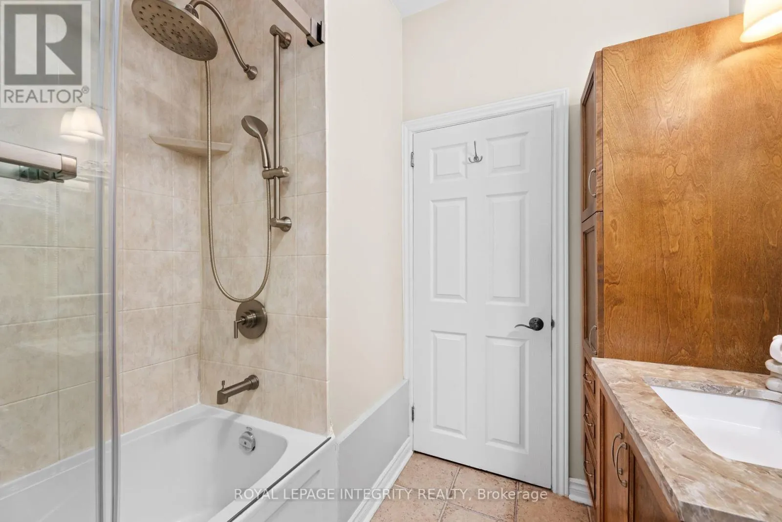 3 BRIARCLIFFE DRIVE