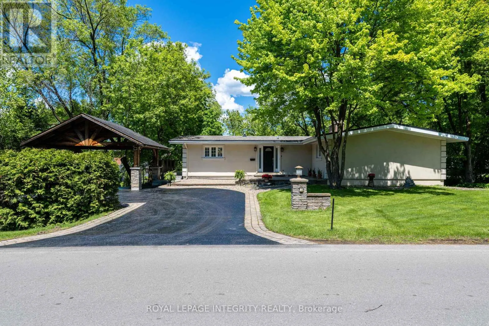 3 BRIARCLIFFE DRIVE