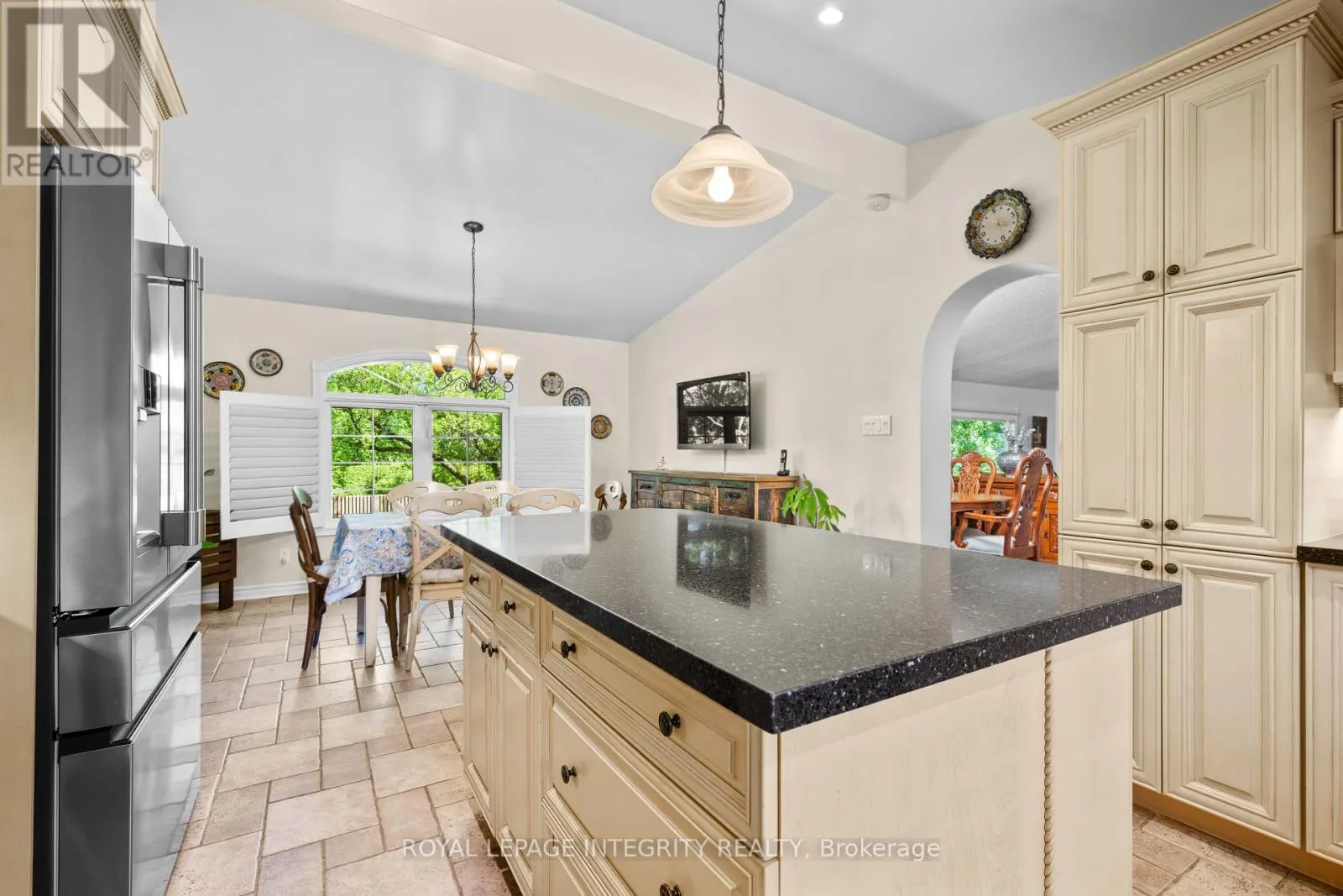 3 BRIARCLIFFE DRIVE