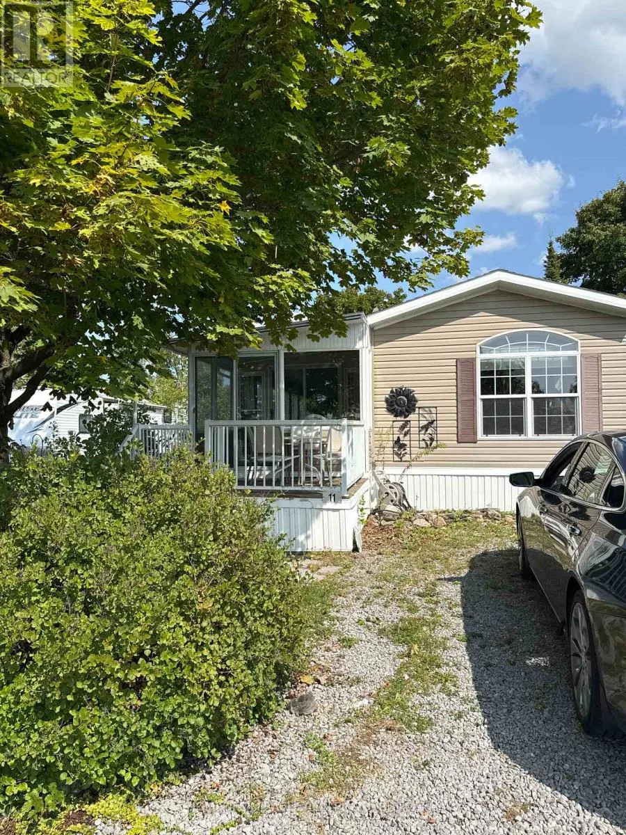 11 GRANDVIEW DRIVE