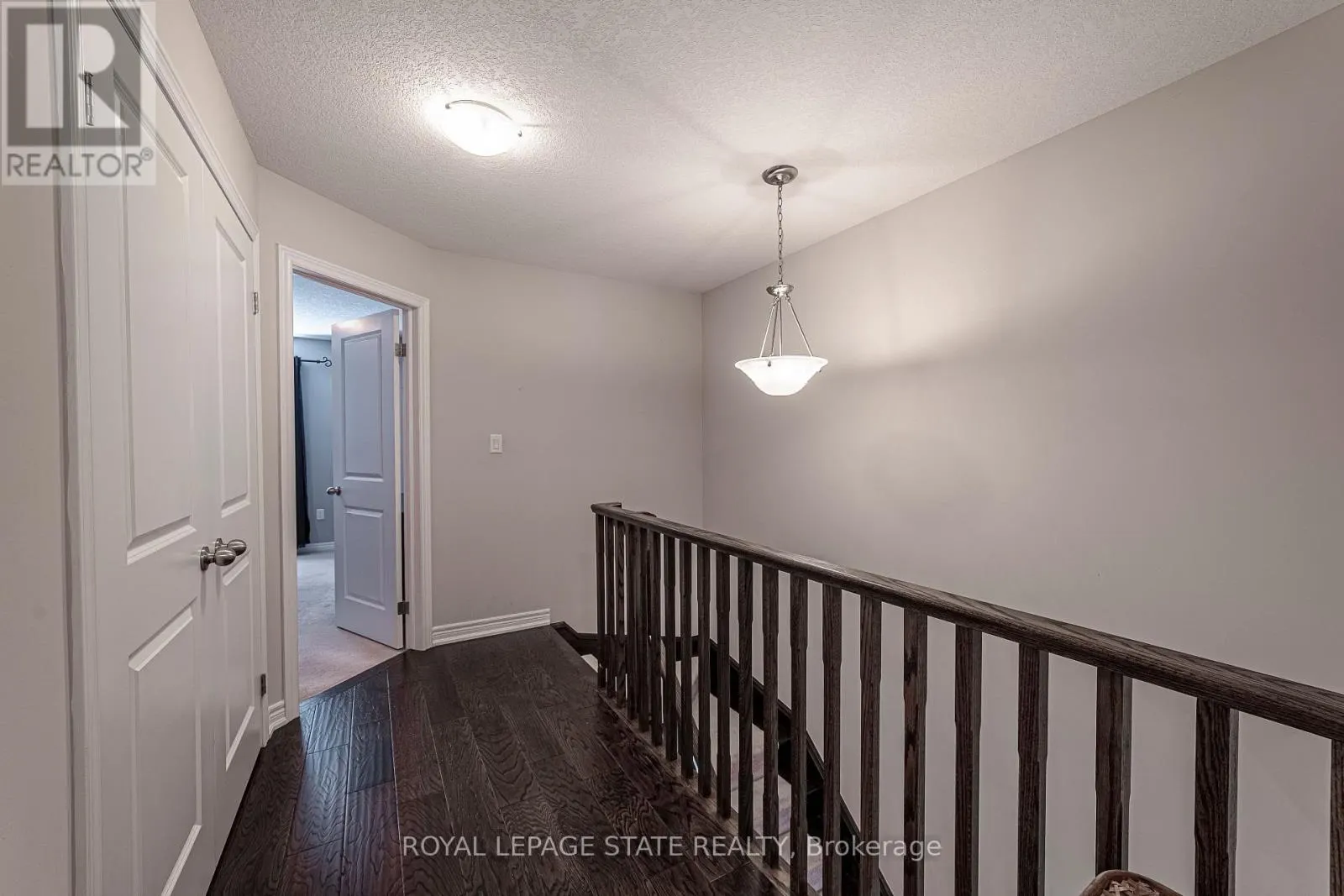 28 KINGSBOROUGH DRIVE