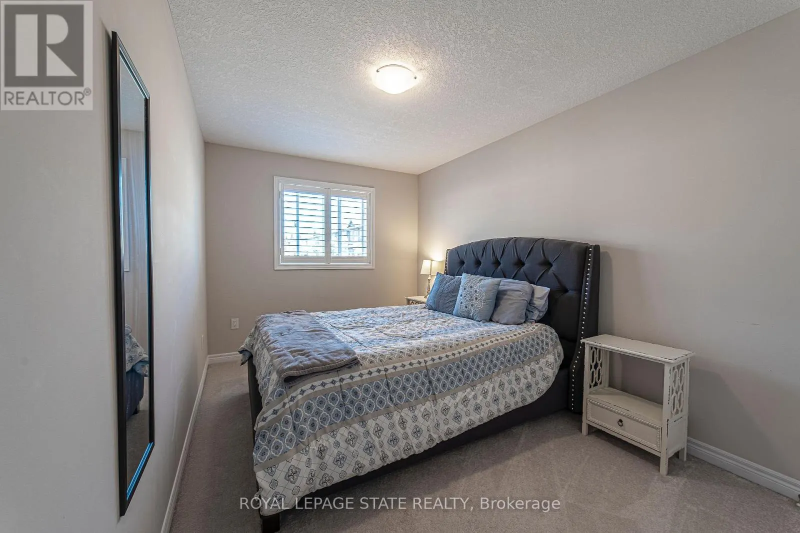 28 KINGSBOROUGH DRIVE