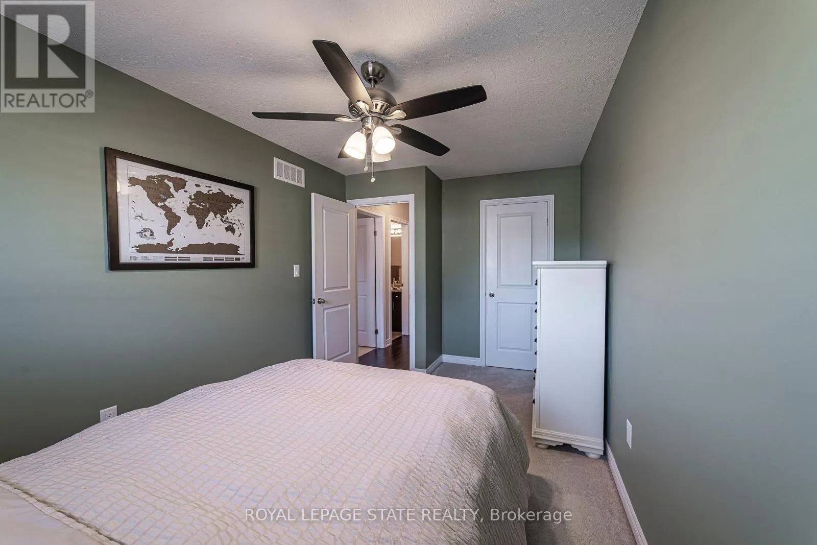 28 KINGSBOROUGH DRIVE