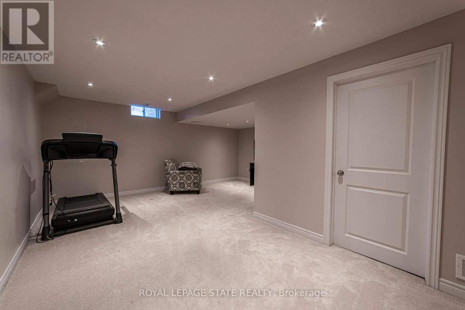 28 KINGSBOROUGH DRIVE
