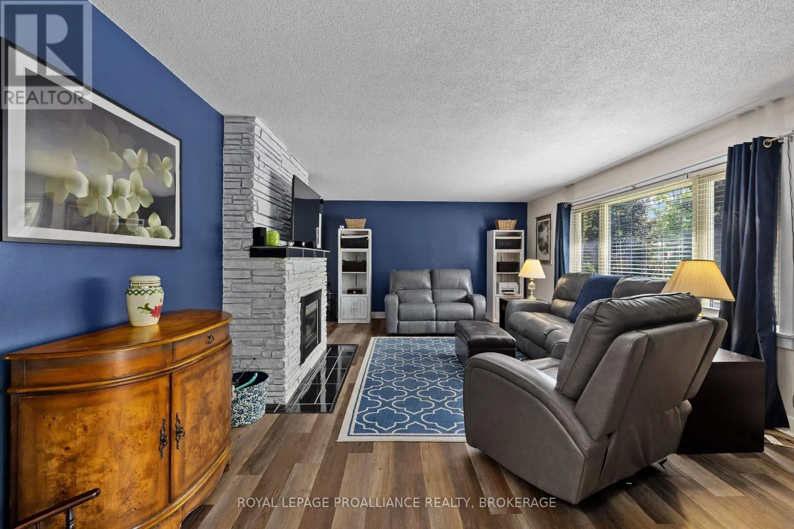 145 BRIDGE STREET W
