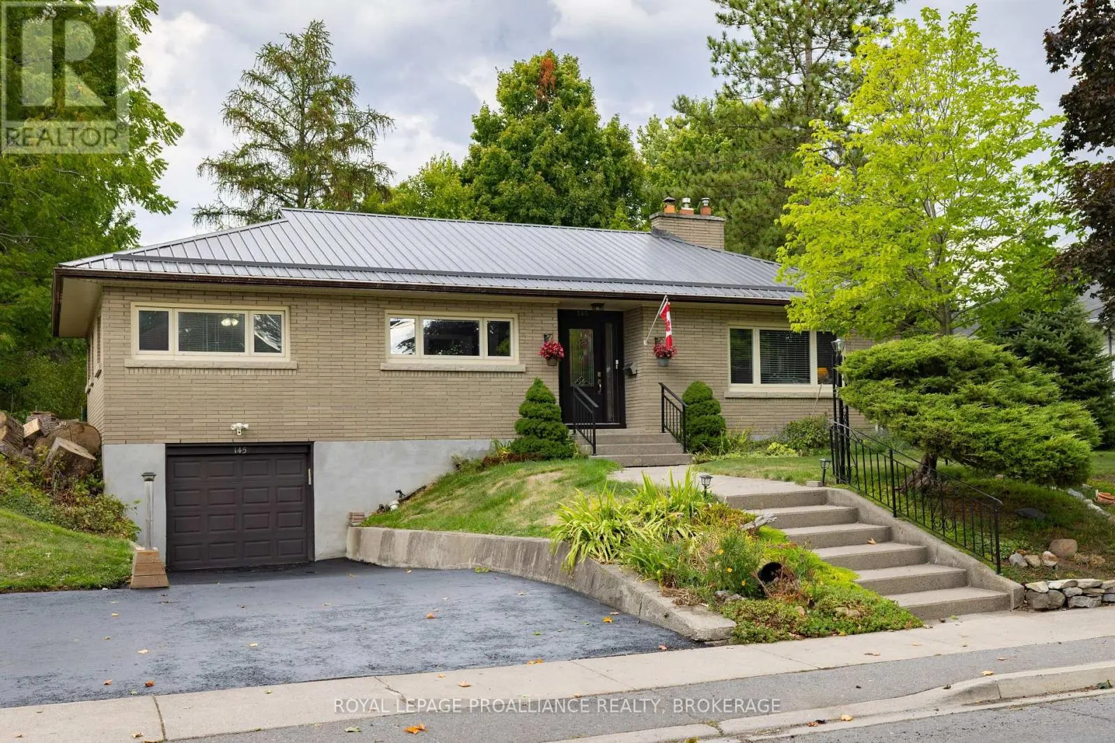 145 BRIDGE STREET W