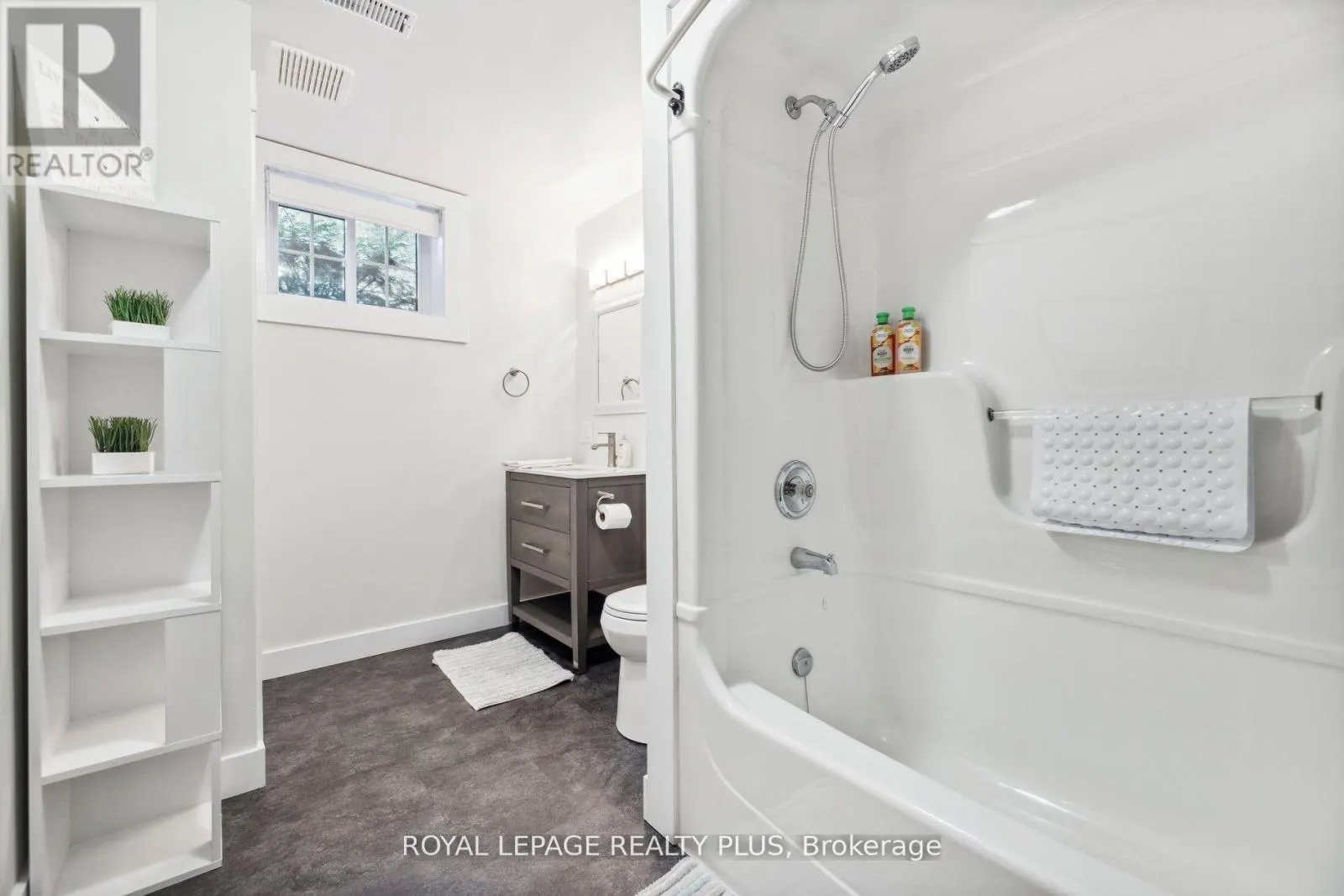 16 BLACK BEAR DRIVE