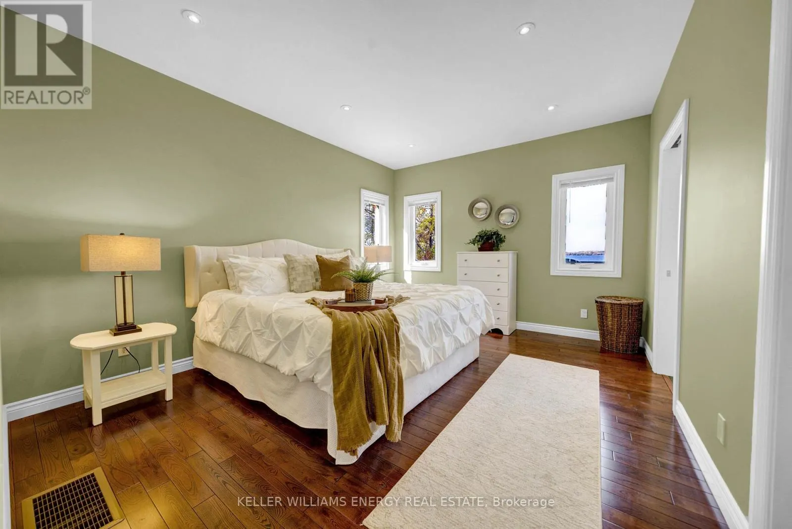 4 PRINYERS DRIVE