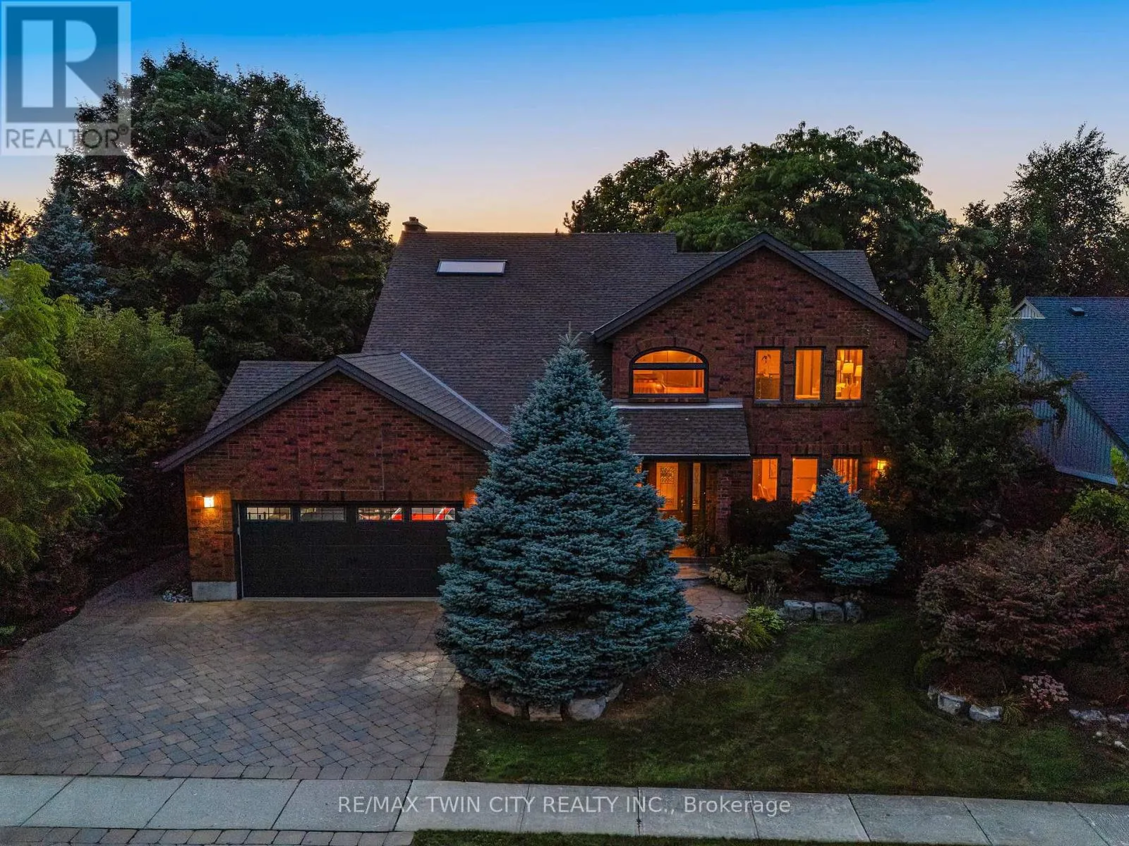 325 WYECROFT BOULEVARD