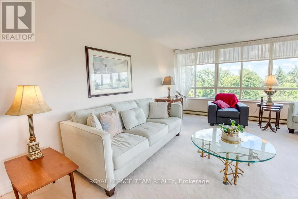 306 - 100 GRANT CARMAN DRIVE