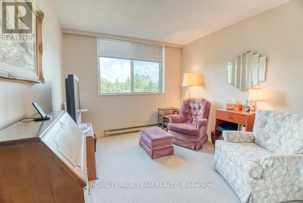 306 - 100 GRANT CARMAN DRIVE