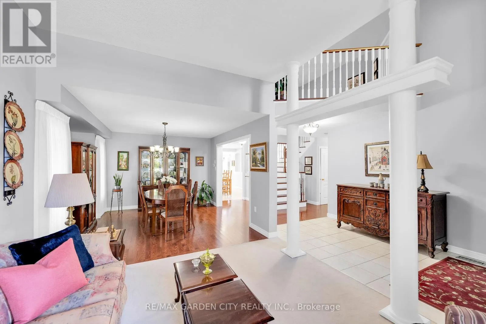 19 GOLF WOODS DRIVE
