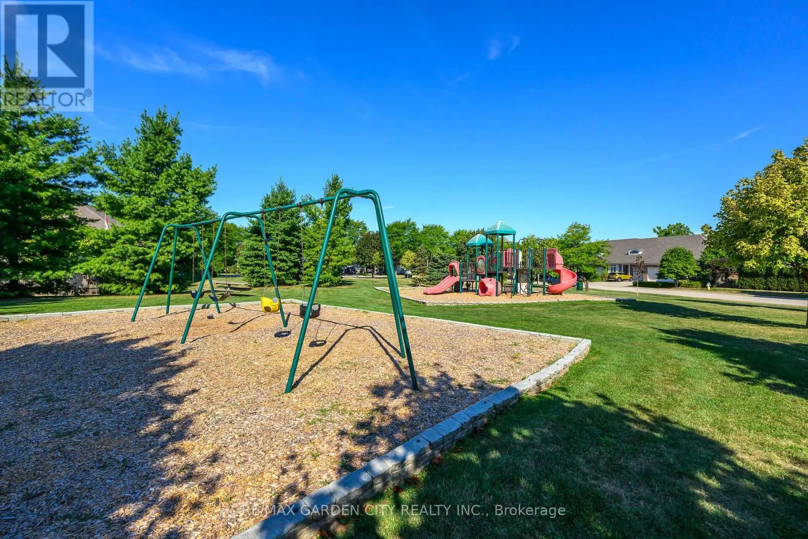 19 GOLF WOODS DRIVE
