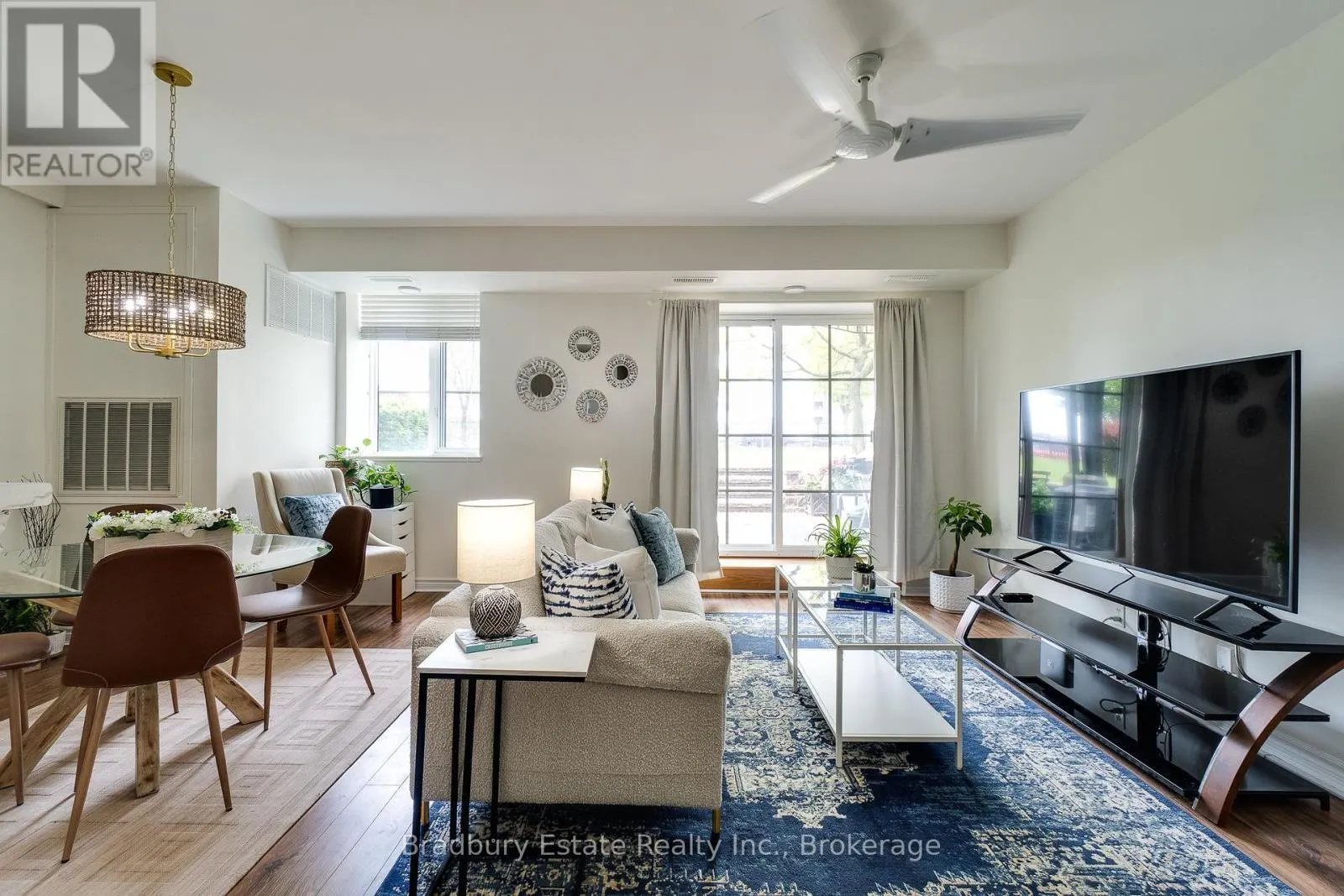 105 - 262 DUNDAS STREET E, #105