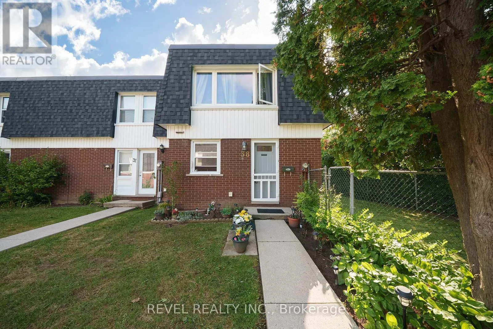 38 - 273 ELGIN STREET