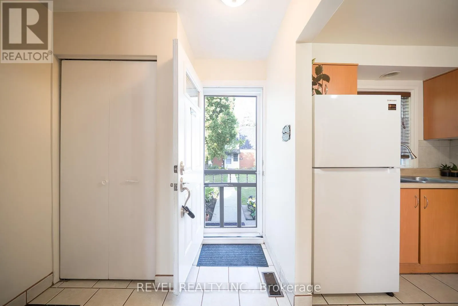 38 - 273 ELGIN STREET