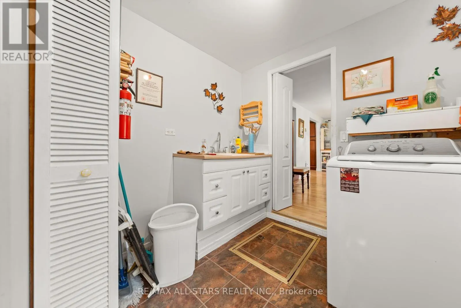 14 WYCHWOOD DRIVE E
