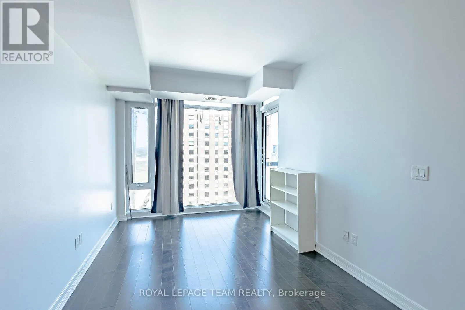 1209 - 238 BESSERER STREET