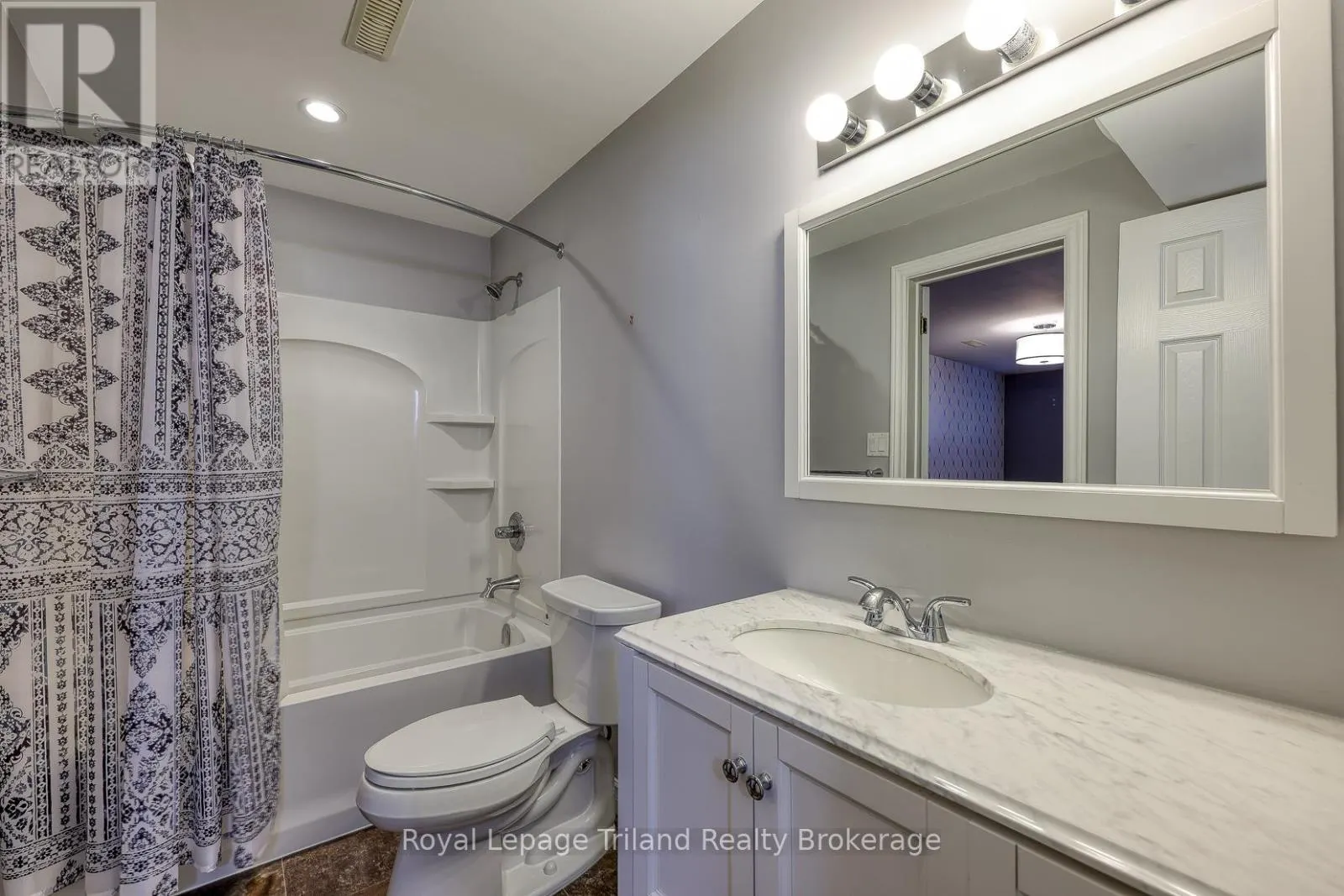 2 - 145 DELATRE STREET W, #2