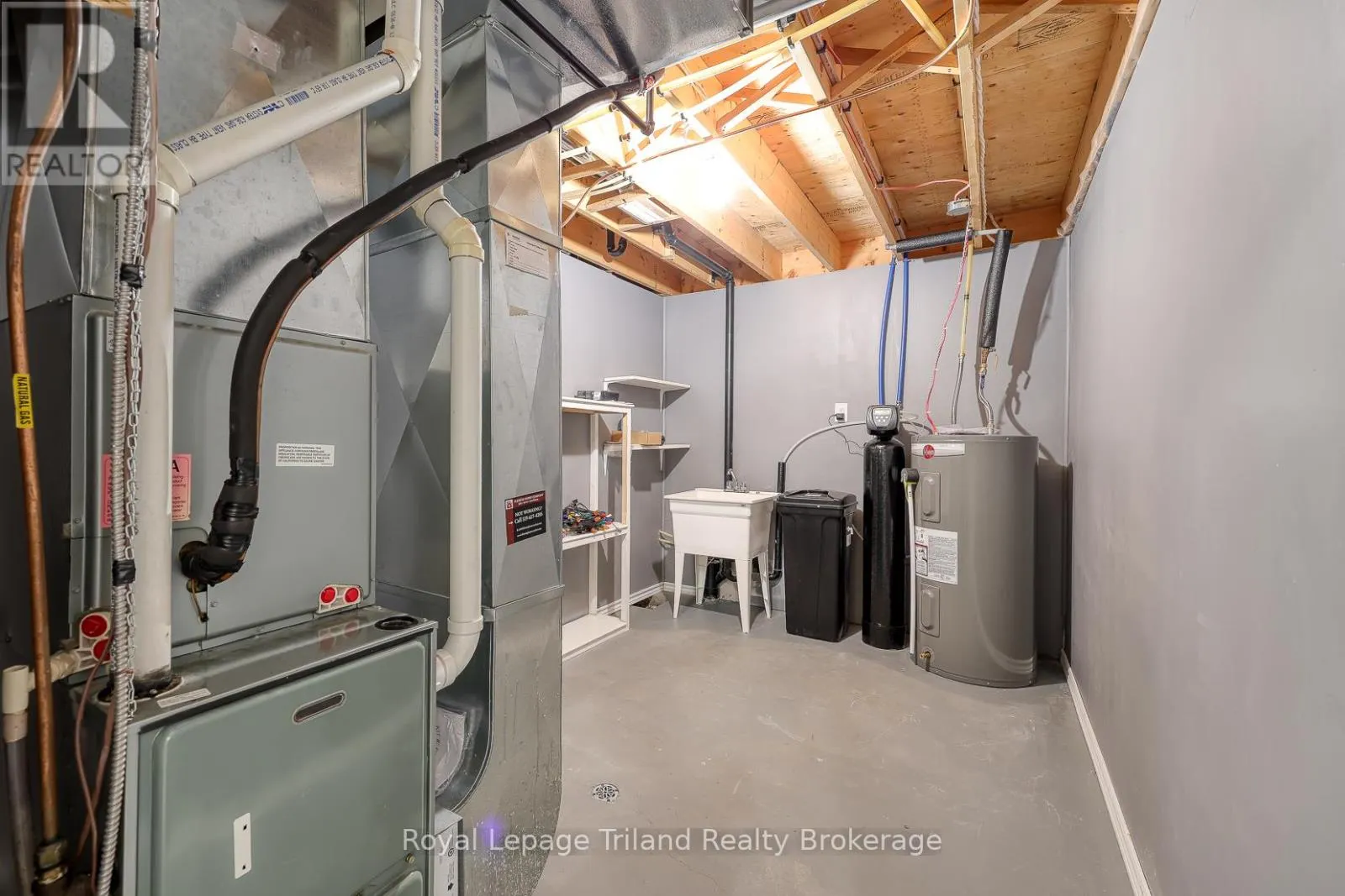 2 - 145 DELATRE STREET W, #2