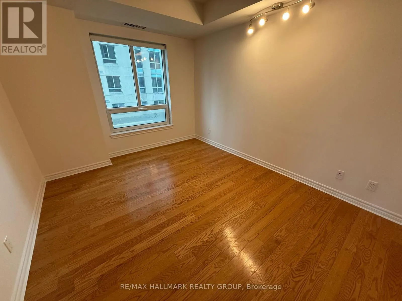 512 - 234 RIDEAU STREET