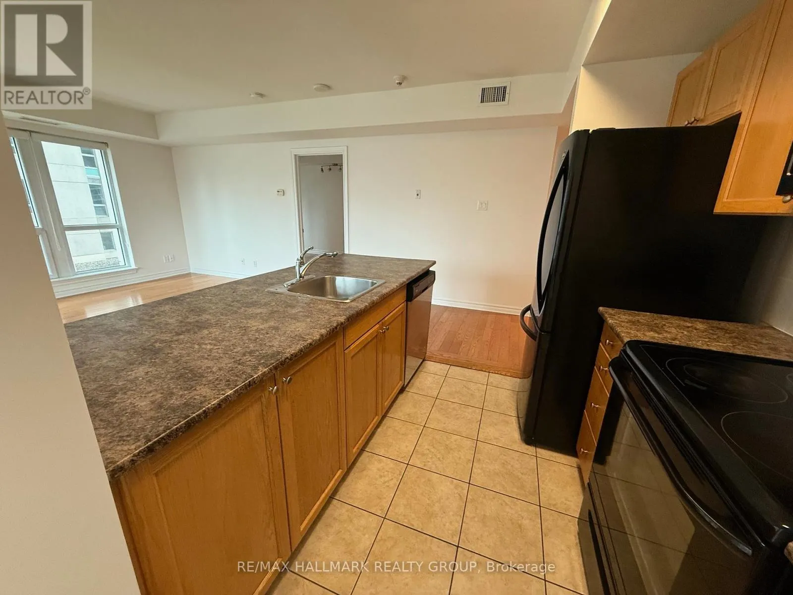 512 - 234 RIDEAU STREET
