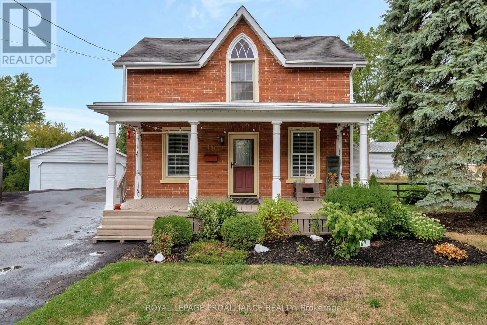 16 BENJAMIN STREET