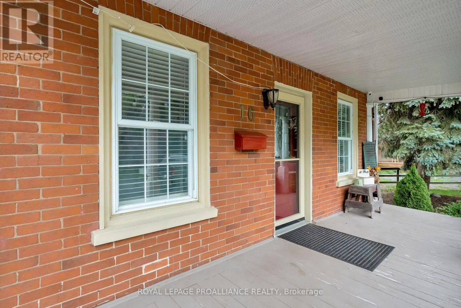 16 BENJAMIN STREET