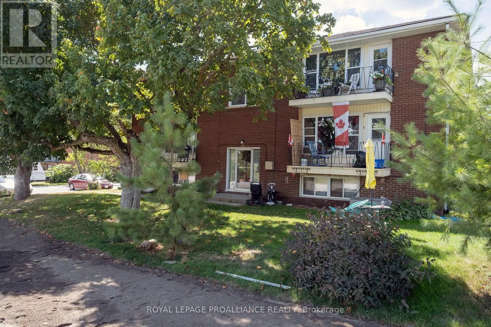 297-301 ST. LAWRENCE STREET E