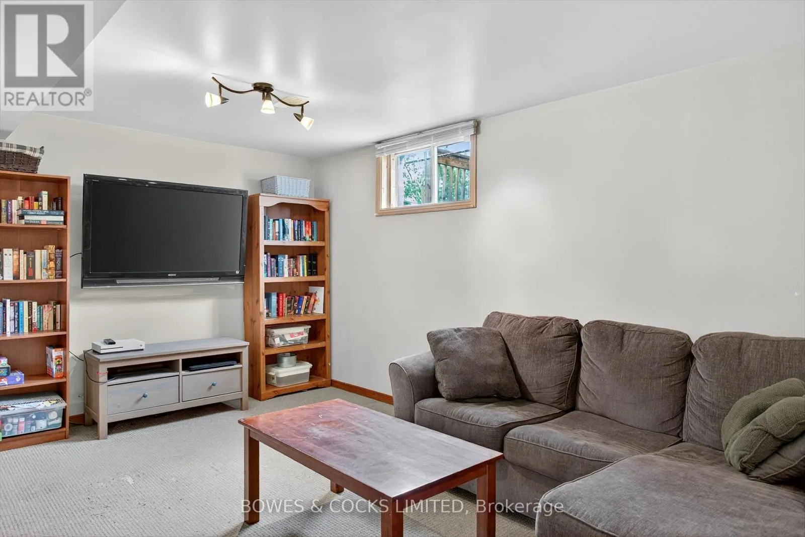 1349 TUDOR CRESCENT