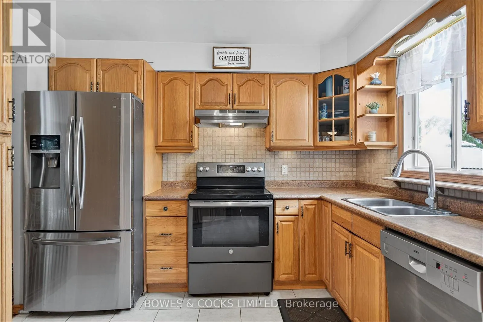1349 TUDOR CRESCENT